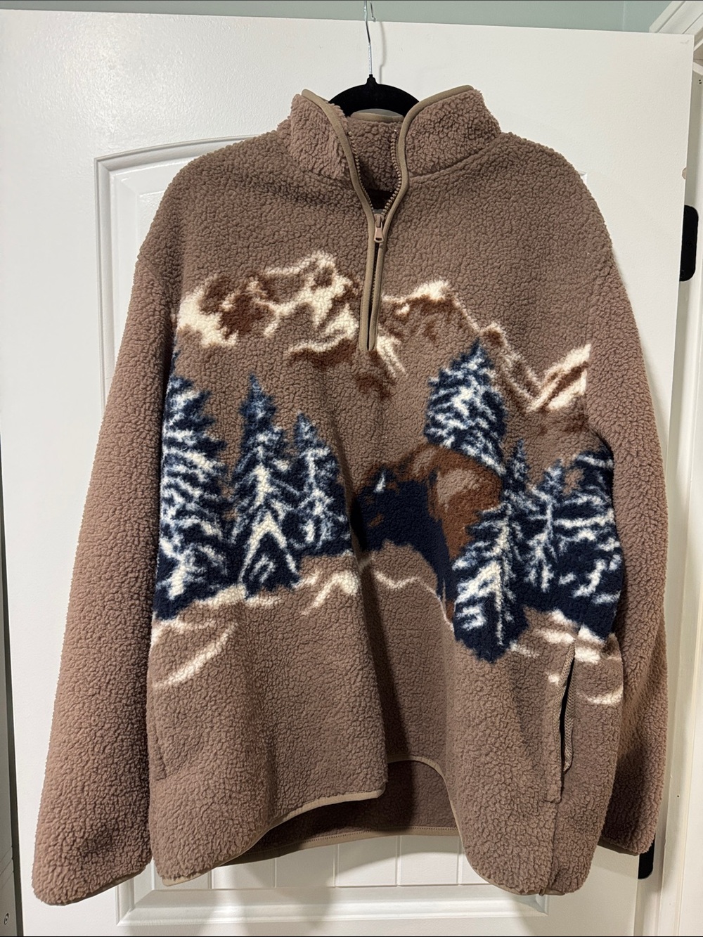 Old Navy Men's Brown Sherpa Zip Pullover with Bison Scenic Design